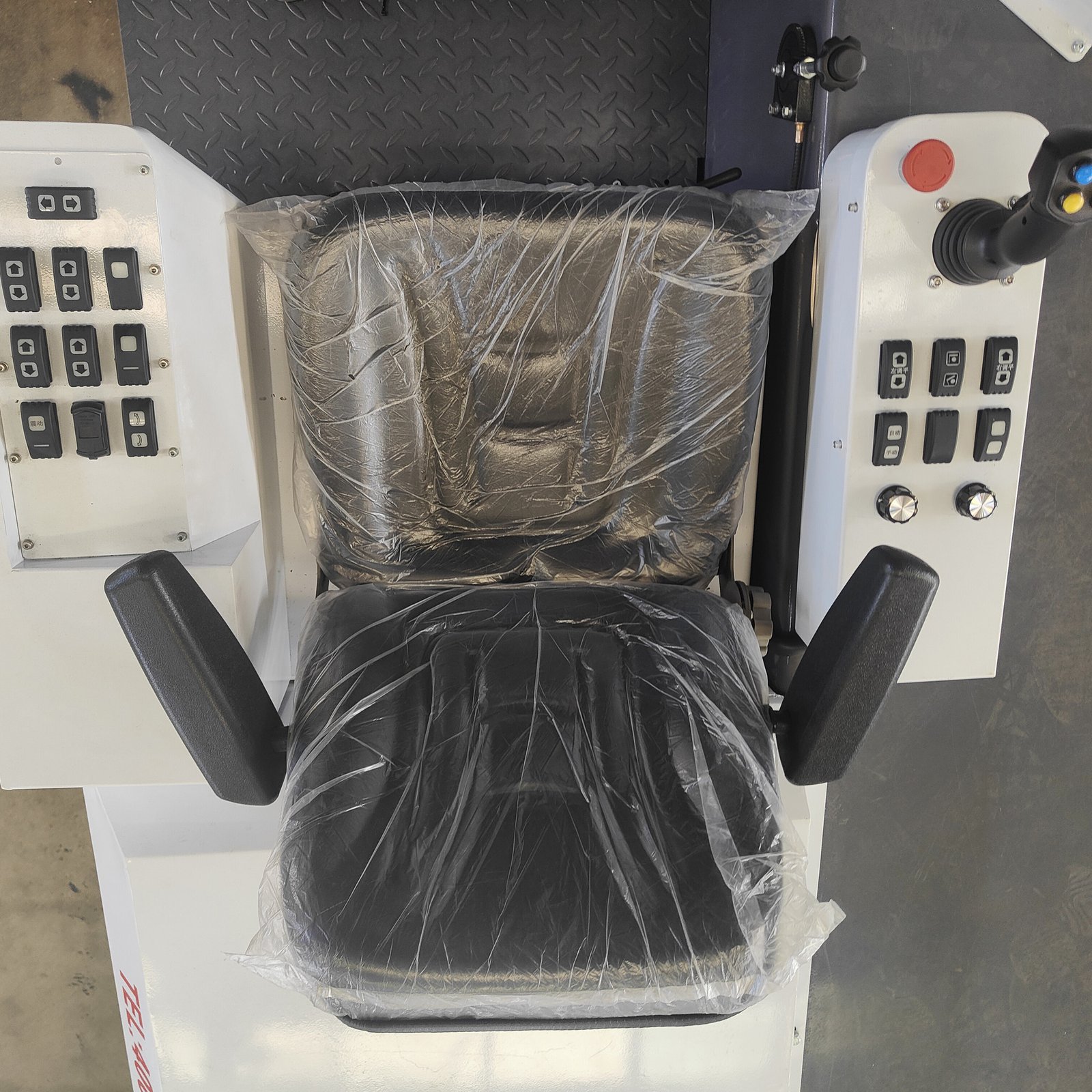 CONTROL PANEL OF S360-P BOOM CONCRETE LASER SCREED