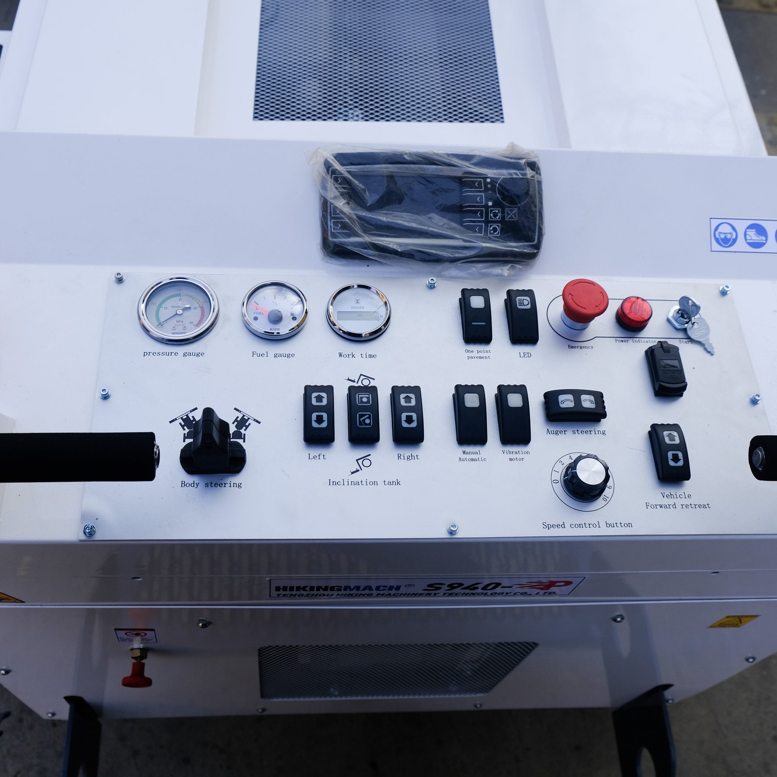 CONTROL PANEL OF S940-P RIDE ON CONCRETE LASER SCREED