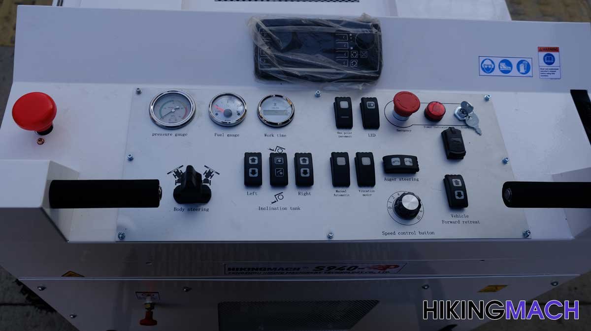 Forward and backward, steering and speed adjustment is achieved by using electronic rocker operation, which is more simple and accurate.