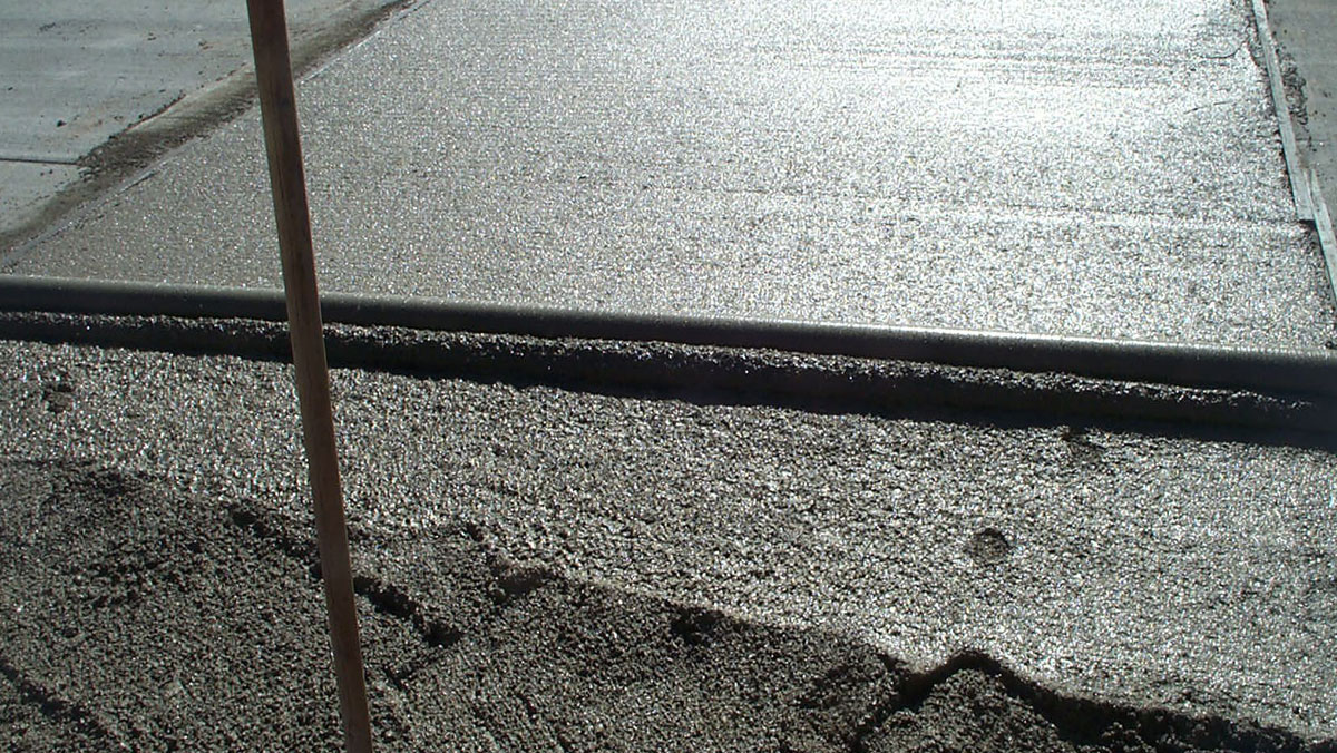 power roller screed vs vinrating screed