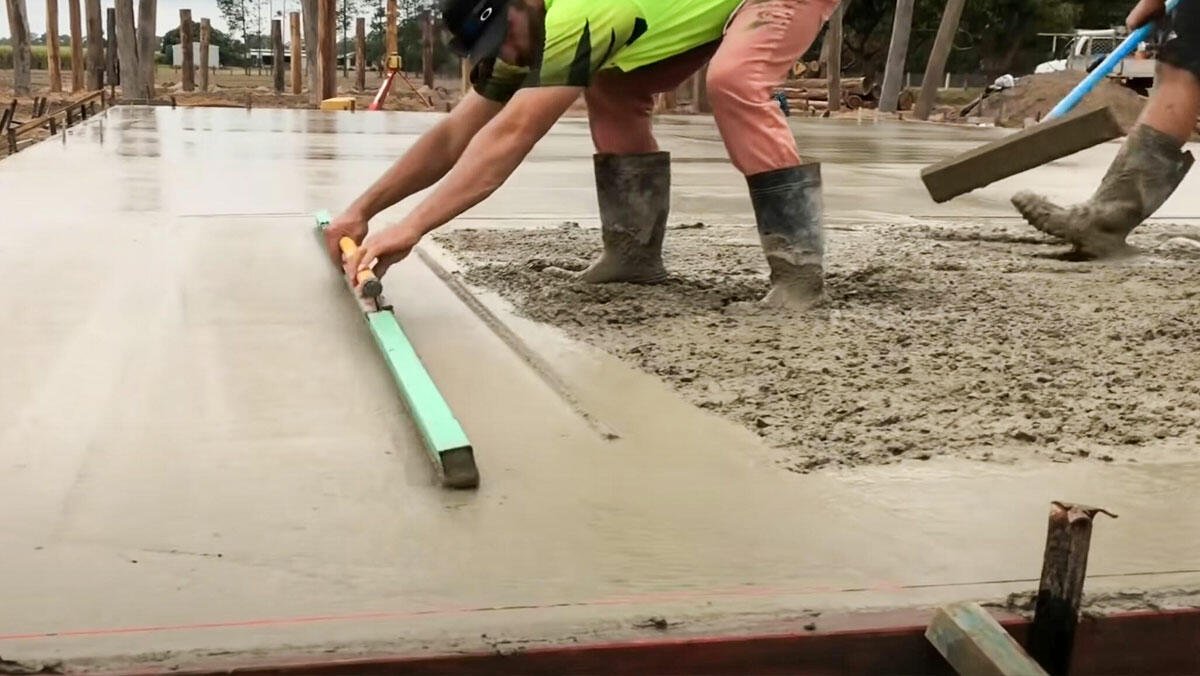 Screeding Concrete Guide For Levelness Durable 4 Esay Ways